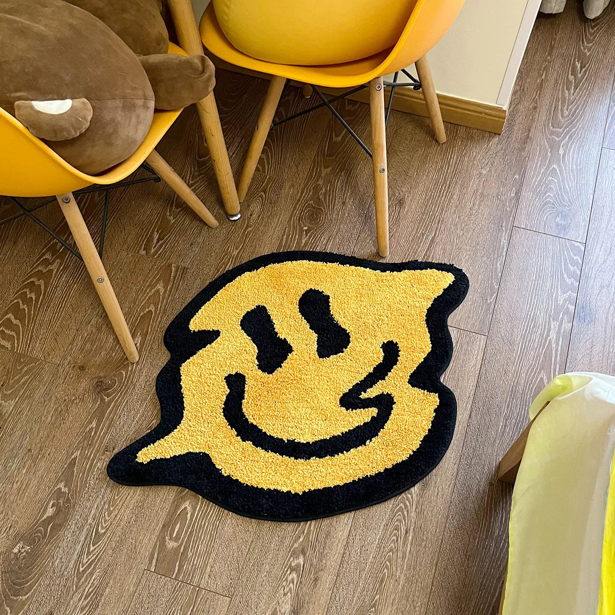 Trippy Smiley Face Fluffy Accent Rug – Psychedelic Retro Bedroom Decor Mat