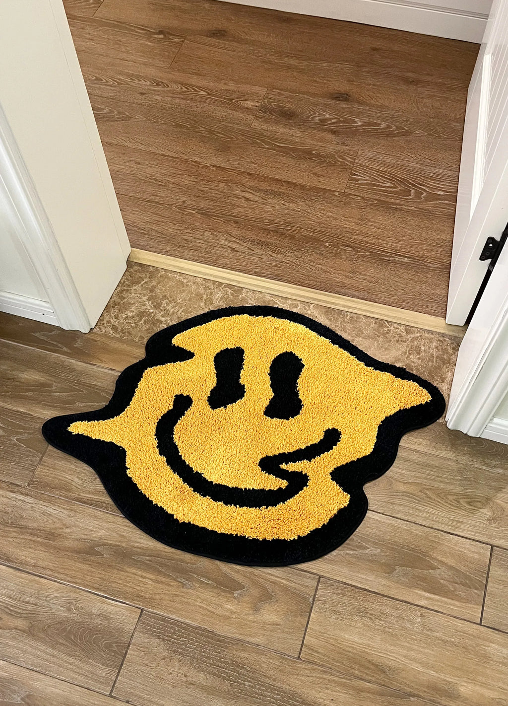 Trippy Smiley Face Fluffy Accent Rug – Psychedelic Retro Bedroom Decor Mat