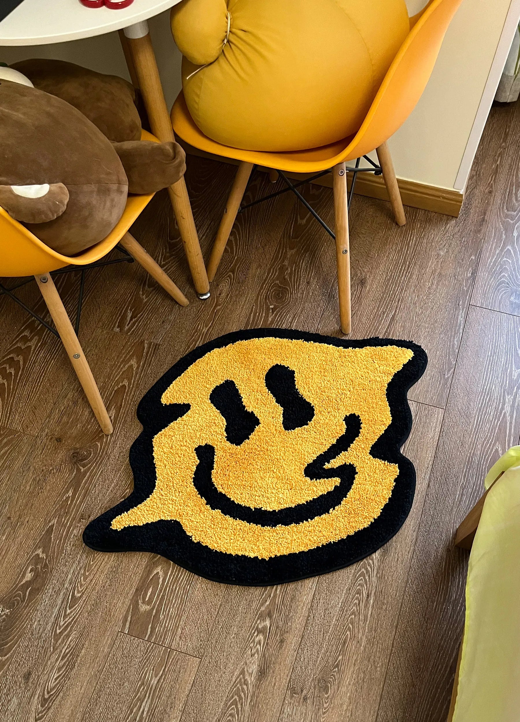 Trippy Smiley Face Fluffy Accent Rug – Psychedelic Retro Bedroom Decor Mat
