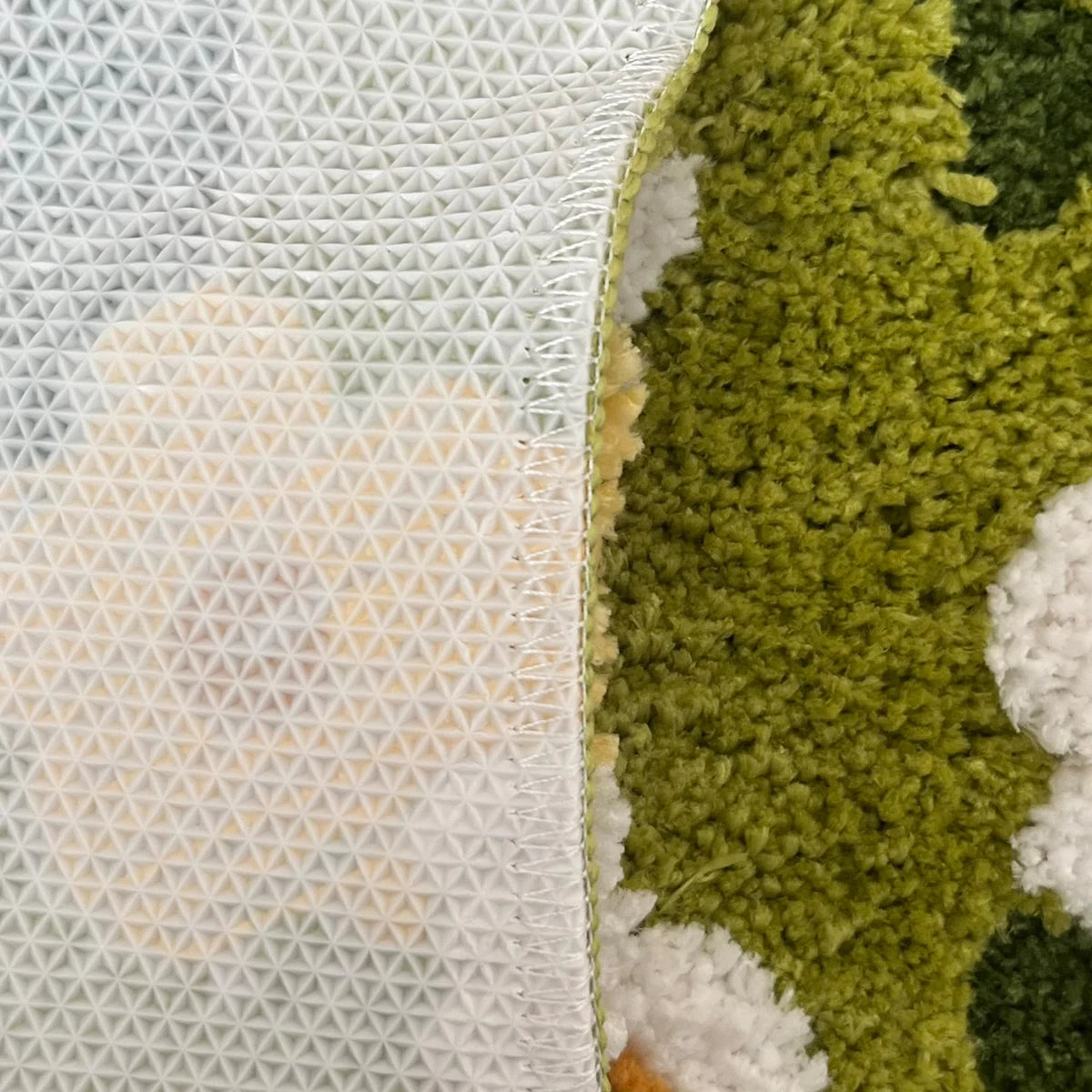 Daisy Meadow Moss Green Plush Rug – Cottagecore Floral Soft Bedroom Floor Mat
