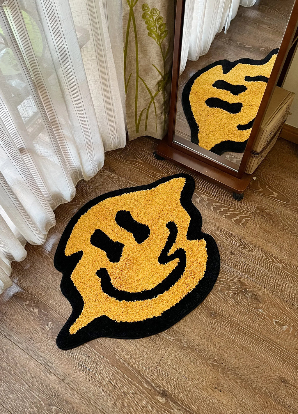 Trippy Smiley Face Fluffy Accent Rug – Psychedelic Retro Bedroom Decor Mat